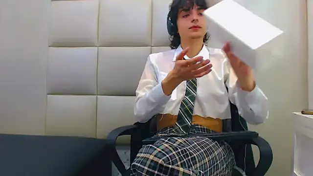 Sr BonnyEthan online show from 02-13-26, 12:49