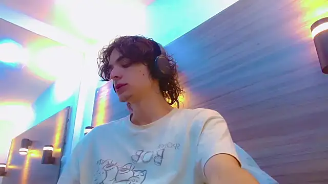 Snapshot of Sr_BonnyEthan chatting on 05-07-26, 01:03 Sr BonnyEthan online show from 05-07-26, 01:03