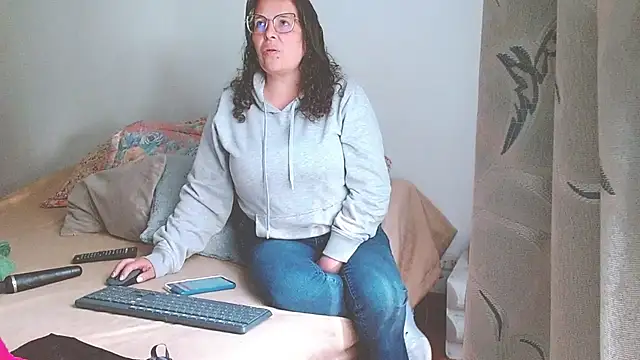 honeyhot paty online show from 12-12-24, 09:48