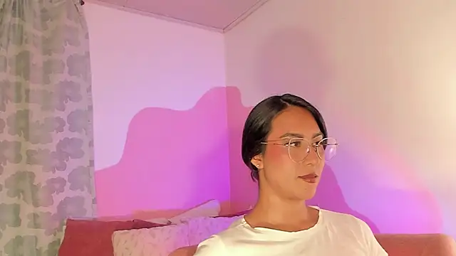 DaraBeckett online show from 11-21-25, 12:31