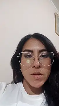 Snapshot of DaraBeckett chatting on 03-18-25, 12:19 DaraBeckett online show from 03-18-25, 12:19