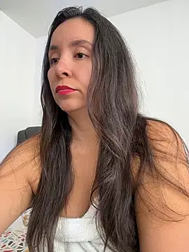Snapshot of emely_sexx20 chatting on 06-10-26, 07:04 emely sexx20 online show from 06-10-26, 07:04