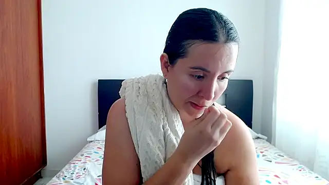 emely sexx20 online show from 09-26-25, 04:03