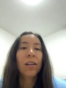 Snapshot of emely_sexx20 chatting on 06-11-26, 02:11 emely sexx20 online show from 06-11-26, 02:11