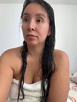 Snapshot of emely_sexx20 chatting on 06-16-26, 04:18 emely sexx20 online show from 06-16-26, 04:18