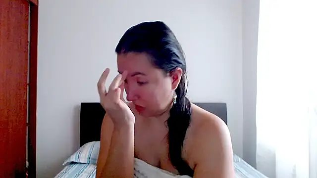 emely sexx20 online show from 11-28-25, 04:40