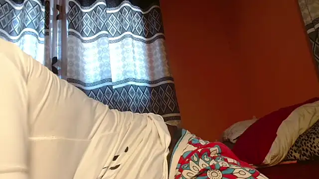 Snapshot of titi_fiesta chatting on 03-08-25, 08:11 titi fiesta online show from 03-08-25, 08:11