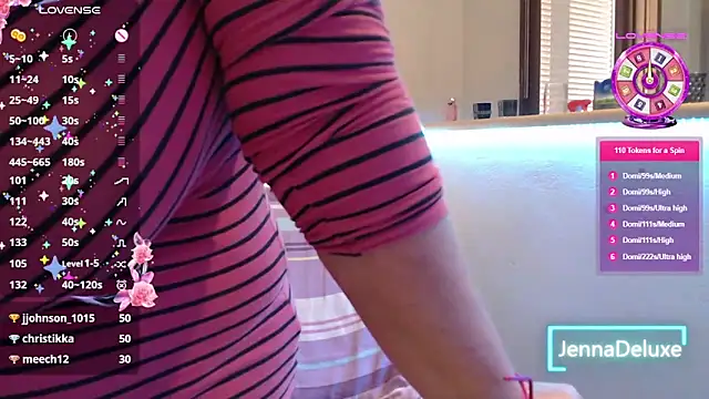 Snapshot of JennaDeluxe chatting on 05-15-26, 03:32 JennaDeluxe online show from 05-15-26, 03:32