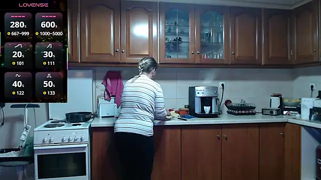 Snapshot of JennaDeluxe chatting on 04-23-26, 04:52 JennaDeluxe online show from 04-23-26, 04:52