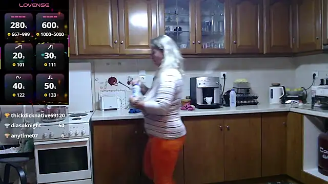Snapshot of JennaDeluxe chatting on 04-23-26, 07:48 JennaDeluxe online show from 04-23-26, 07:48