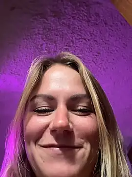 Snapshot of selenaluvv chatting on 07-30-26, 03:55 selenaluvv online show from 07-30-26, 03:55