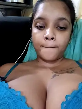 Indianqueen03 online show from 05-18-26, 06:12
