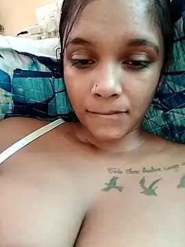 Indianqueen03 online show from 05-12-26, 12:44