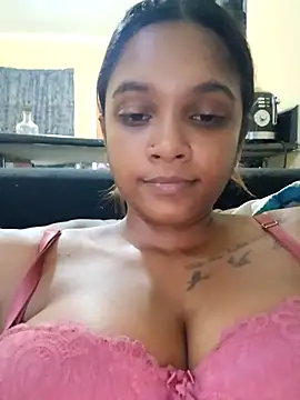 Indianqueen03 online show from 10-22-25, 04:28