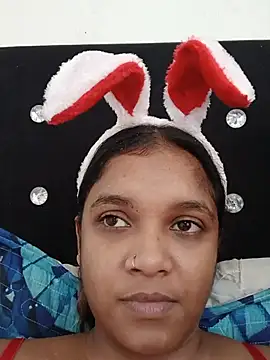 Snapshot of Indianqueen03 chatting on 07-11-26, 12:27 Indianqueen03 online show from 07-11-26, 12:27