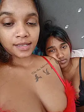 Snapshot of Indianqueen03 chatting on 07-26-26, 10:33 Indianqueen03 online show from 07-26-26, 10:33