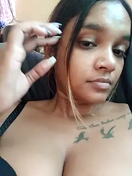 Indianqueen03 online show from 12-17-25, 12:21