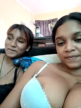 Snapshot of Indianqueen03 chatting on 02-27-26, 02:06 Indianqueen03 online show from 02-27-26, 02:06