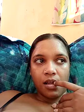 Indianqueen03 online show from 05-06-26, 12:31
