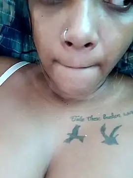 Snapshot of Indianqueen03 chatting on 03-14-26, 01:39 Indianqueen03 online show from 03-14-26, 01:39