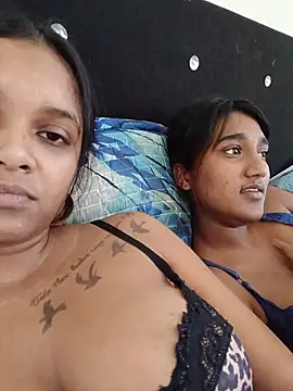 Snapshot of Indianqueen03 chatting on 07-22-26, 12:29 Indianqueen03 online show from 07-22-26, 12:29