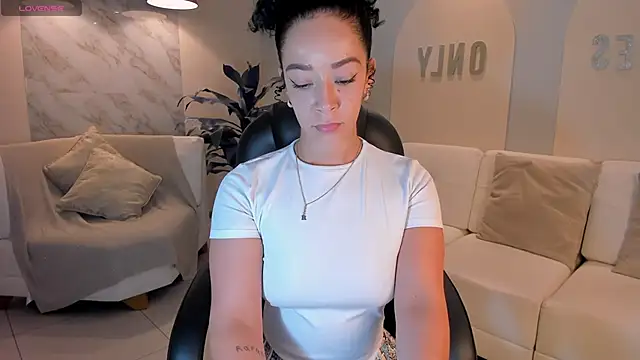 AlessaRomero online show from 12-01-25, 07:48