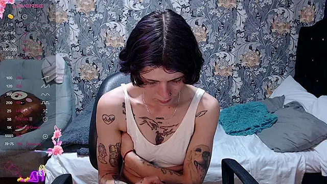 Snapshot of pretty_cristal69 chatting on 06-08-26, 10:10 pretty cristal69 online show from 06-08-26, 10:10