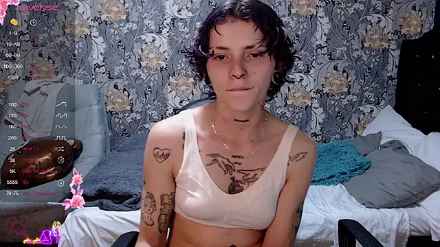 Snapshot of pretty_cristal69 chatting on 06-10-26, 11:28 pretty cristal69 online show from 06-10-26, 11:28