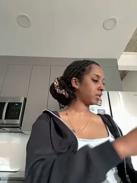 Your Paris online show from 11-24-25, 05:46