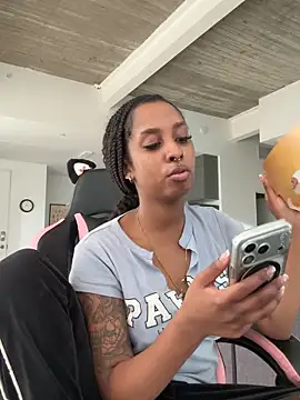 Your Paris online show from 11-22-25, 04:39