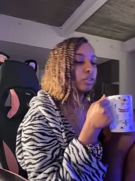 Your Paris online show from 10-20-25, 02:35