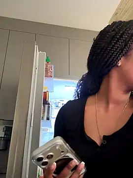 Your Paris online show from 11-13-25, 07:40