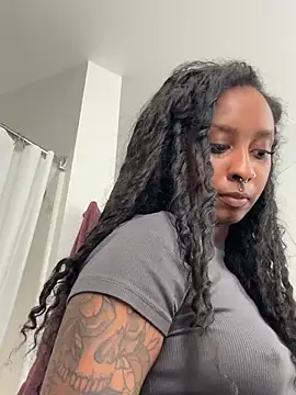 Your Paris online show from 03-12-26, 01:00