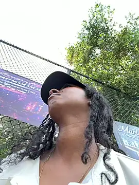 Your Paris online show from 02-25-26, 08:30