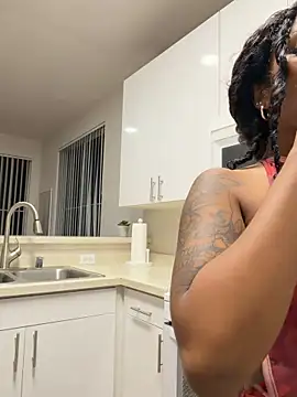 Your Paris online show from 03-05-26, 06:43