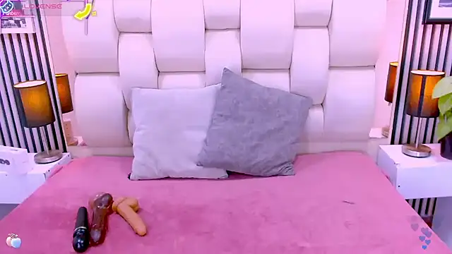 sarah cream online show from 12-14-25, 05:57