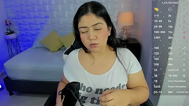 iris torrez  online show from 06-17-26, 12:15
