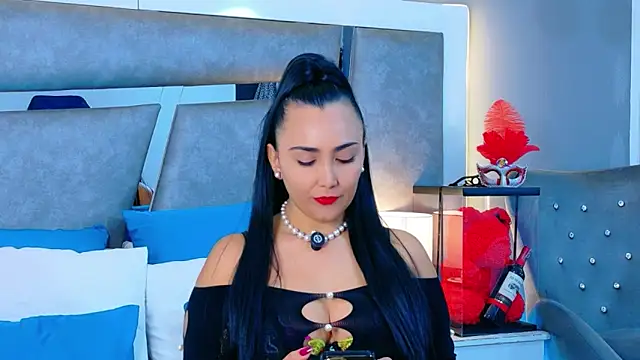 Evangeline Taylorr online show from 10-21-25, 02:38