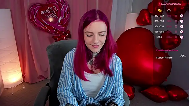 Snapshot of Roxy_____ chatting on 02-13-25, 08:34 Roxy online show from 02-13-25, 08:34