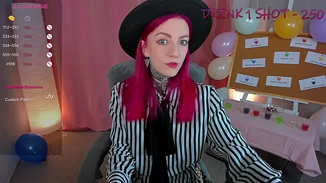 Snapshot of Roxy_____ chatting on 02-07-25, 08:31 Roxy online show from 02-07-25, 08:31