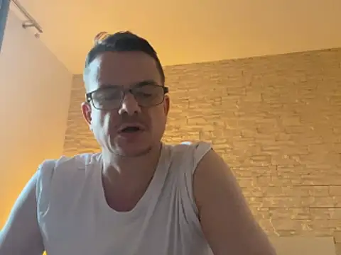 Snapshot of deskriptive chatting on 05-25-26, 03:17 deskriptive online show from 05-25-26, 03:17