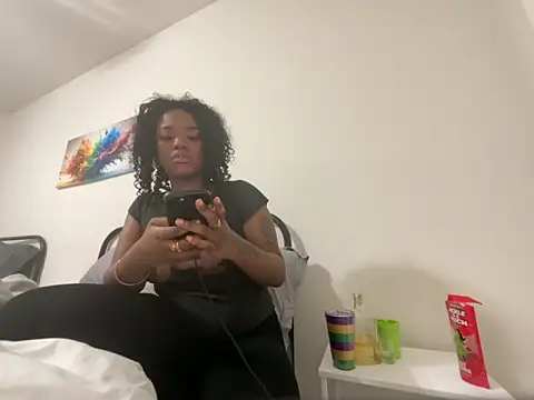 Snapshot of magicalc00ch chatting on 04-24-26, 07:32 magicalc00ch online show from 04-24-26, 07:32