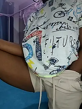 Snapshot of Kababy_love chatting on 08-04-26, 01:26 Kababy love online show from 08-04-26, 01:26