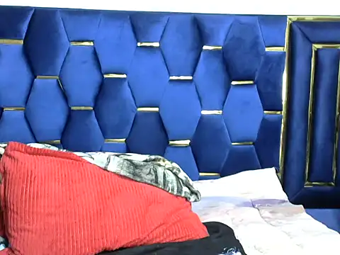 Snapshot of Kababy_love chatting on 02-28-25, 01:14 Kababy love online show from 02-28-25, 01:14