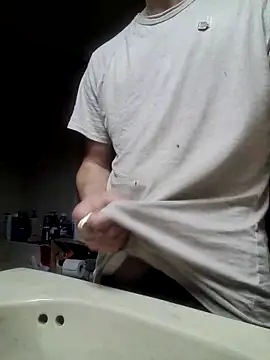 Snapshot of JustTylerr chatting on 06-23-26, 01:47 JustTylerr online show from 06-23-26, 01:47