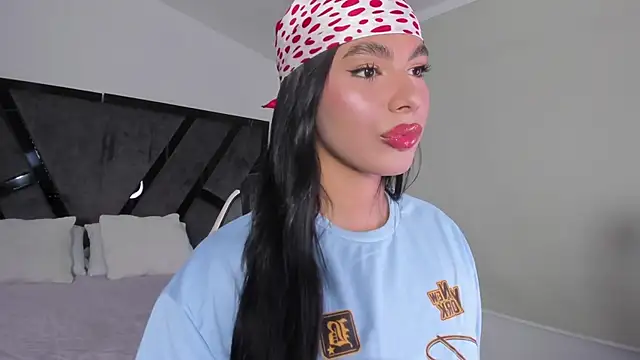 IsabelleFoxx  online show from 10-21-25, 10:09