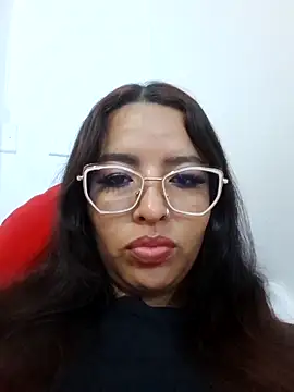 Snapshot of MadelaineJones chatting on 05-14-26, 06:32 MadelaineJones online show from 05-14-26, 06:32