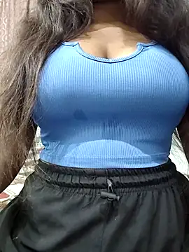 MohiniHott online show from 12-17-25, 06:07