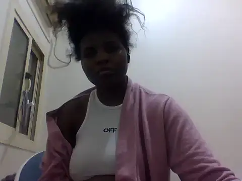 Snapshot of queenzuena chatting on 05-05-26, 09:07 queenzuena online show from 05-05-26, 09:07