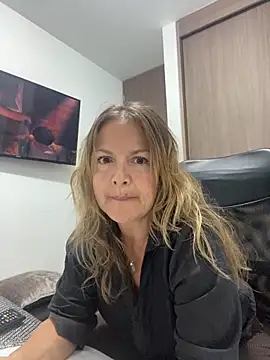 Leyna liu online show from 03-23-25, 03:10